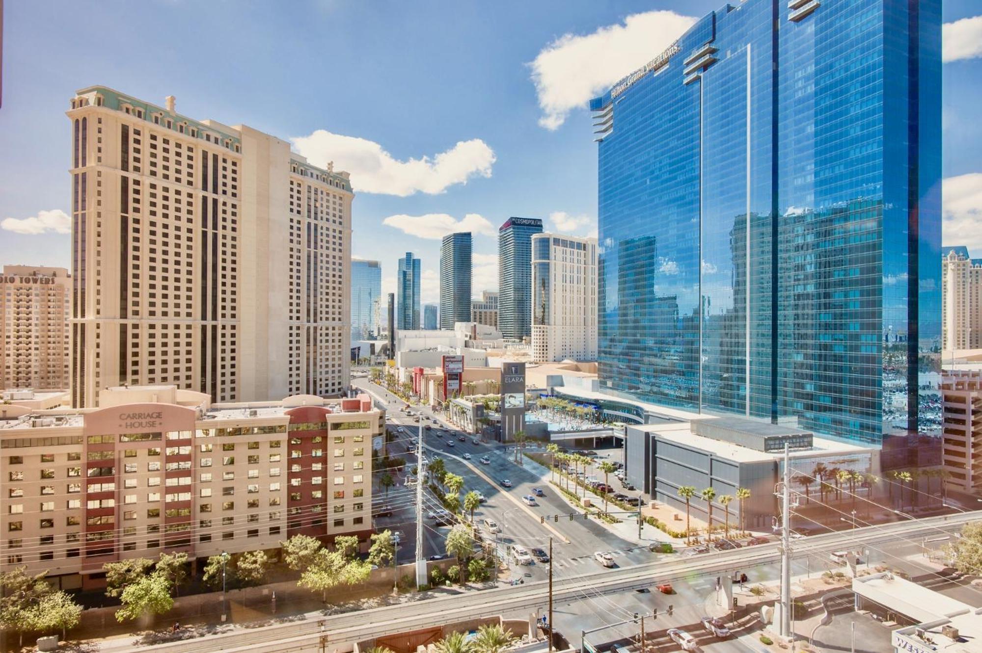 Strip View - No Fee ! Apartamento